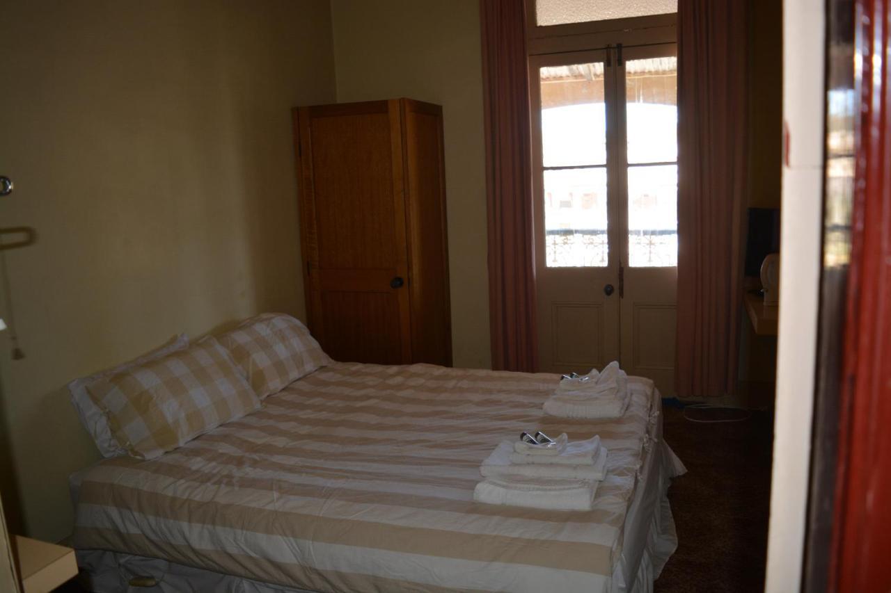 Royal Hotel Mandurama Bagian luar foto